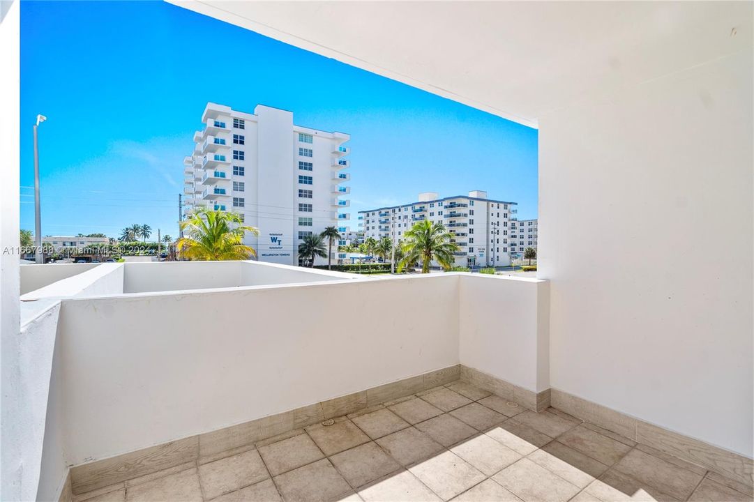 For Sale: $399,000 (2 beds, 2 baths, 1288 Square Feet)