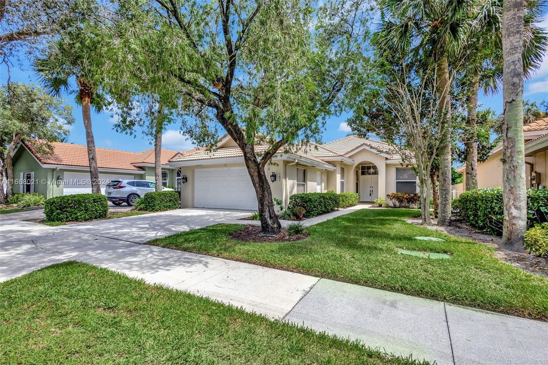 For Sale: $750,000 (3 beds, 2 baths, 1975 Square Feet)