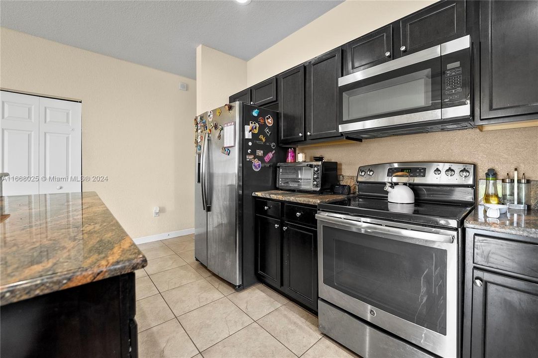 For Sale: $660,000 (4 beds, 2 baths, 2437 Square Feet)