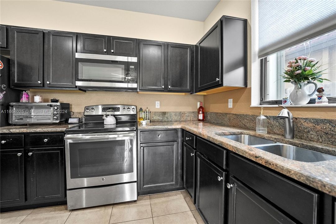 For Sale: $660,000 (4 beds, 2 baths, 2437 Square Feet)