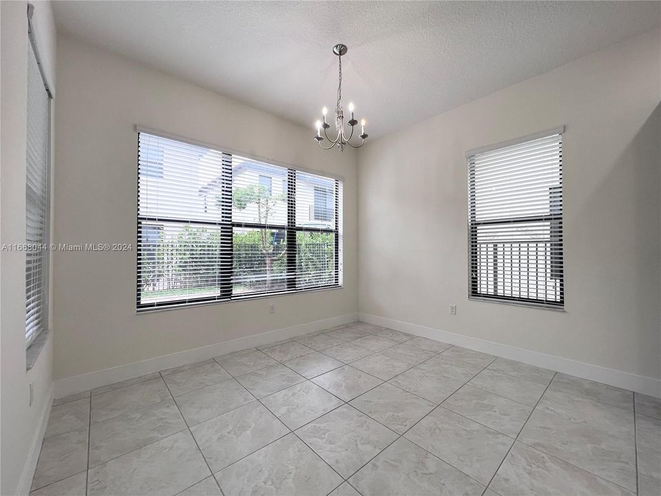 For Rent: $3,800 (3 beds, 2 baths, 2025 Square Feet)