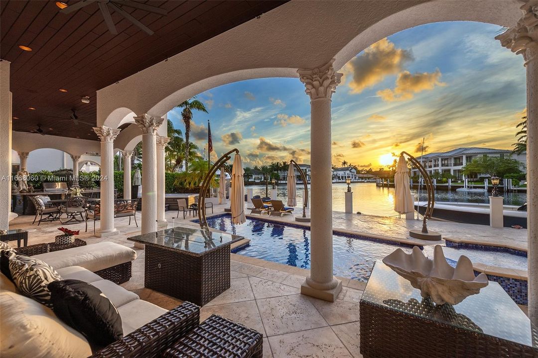 For Sale: $7,950,000 (7 beds, 7 baths, 6602 Square Feet)