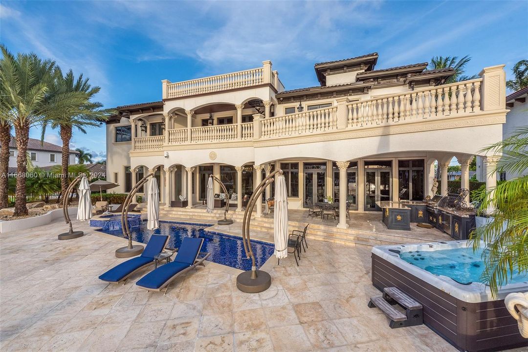 For Sale: $7,950,000 (7 beds, 7 baths, 6602 Square Feet)