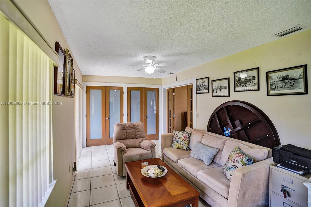 For Sale: $357,000 (2 beds, 2 baths, 1527 Square Feet)