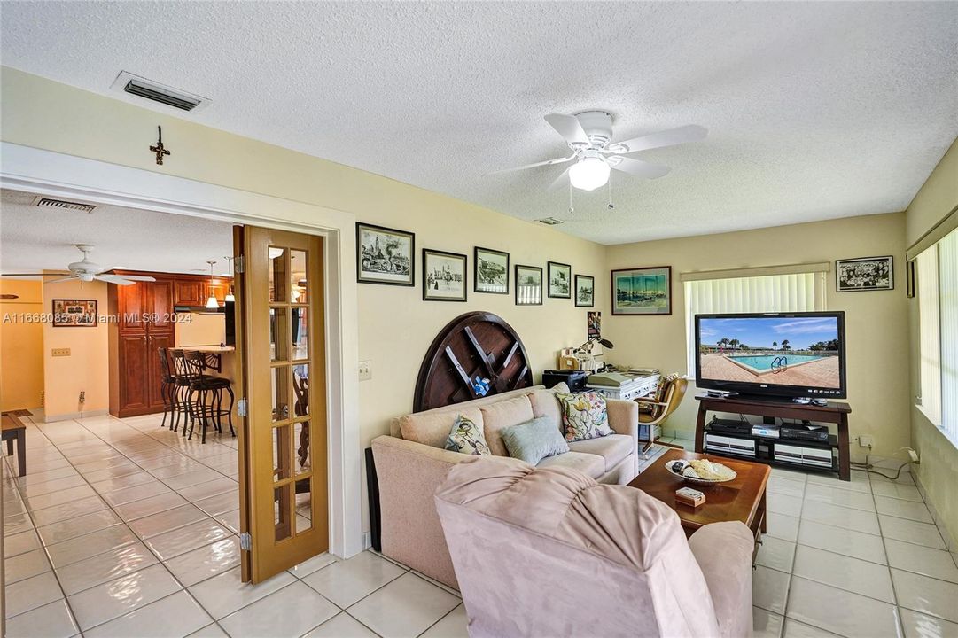 For Sale: $357,000 (2 beds, 2 baths, 1527 Square Feet)