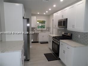 For Rent: $3,600 (3 beds, 2 baths, 1250 Square Feet)