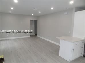 For Rent: $3,600 (3 beds, 2 baths, 1250 Square Feet)