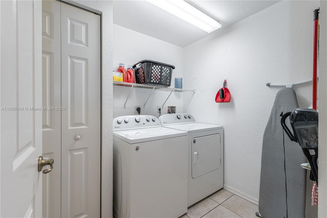 For Sale: $235,000 (2 beds, 2 baths, 1457 Square Feet)