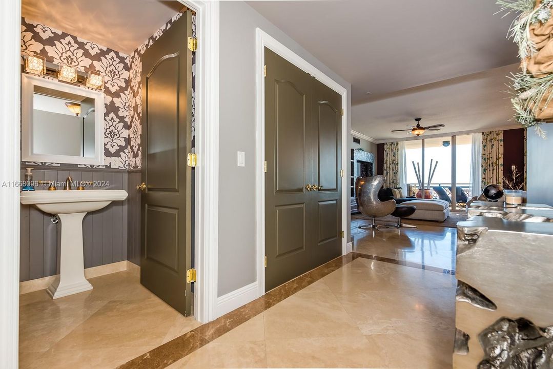 For Sale: $2,100,000 (2 beds, 2 baths, 2671 Square Feet)