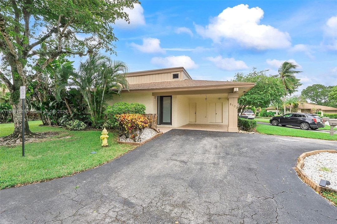 Driveway to house