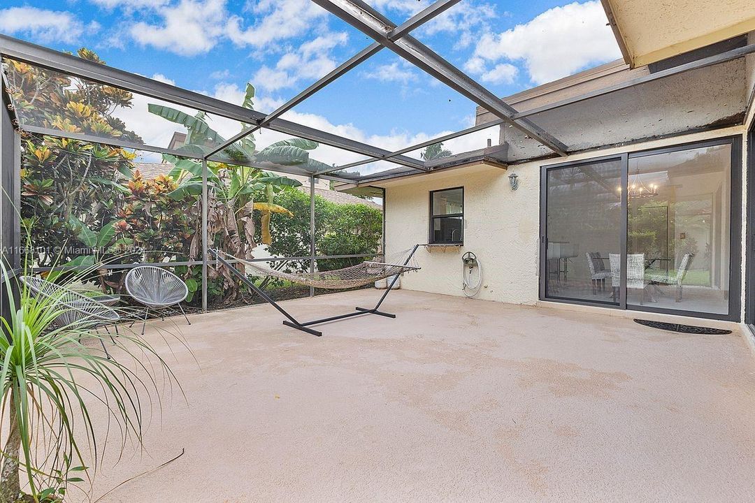 Screened in porch