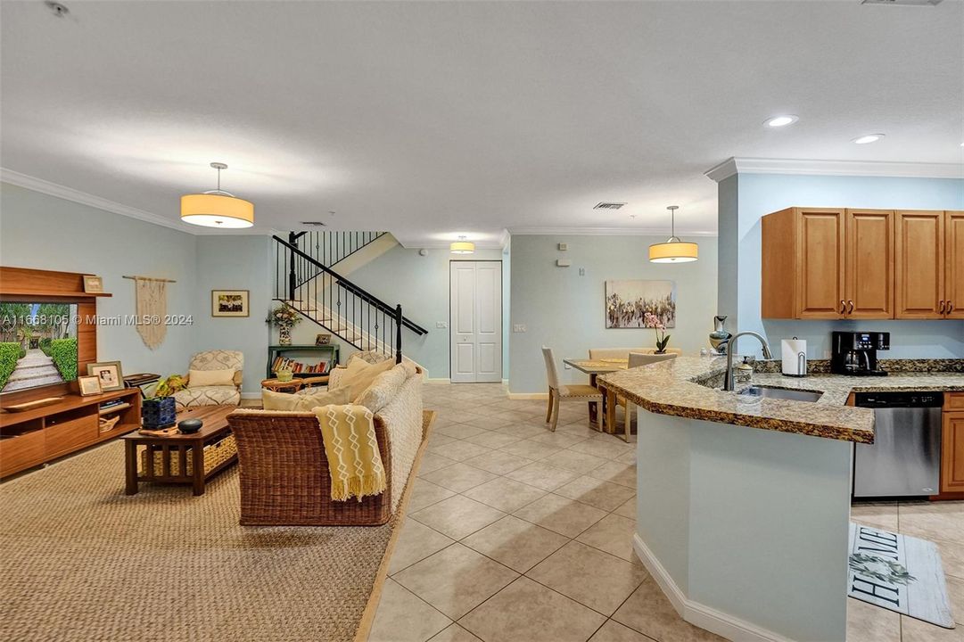 Active With Contract: $3,200 (2 beds, 2 baths, 1781 Square Feet)