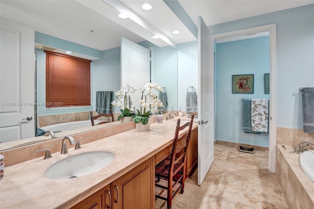 Active With Contract: $3,200 (2 beds, 2 baths, 1781 Square Feet)