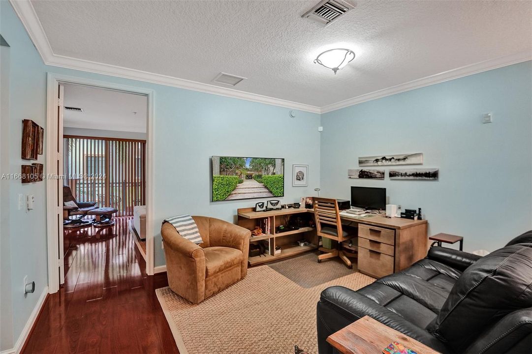 Active With Contract: $3,200 (2 beds, 2 baths, 1781 Square Feet)