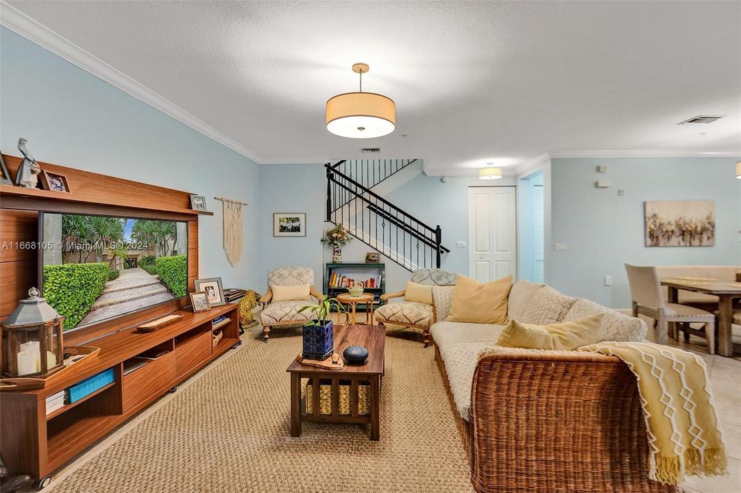 Active With Contract: $3,200 (2 beds, 2 baths, 1781 Square Feet)