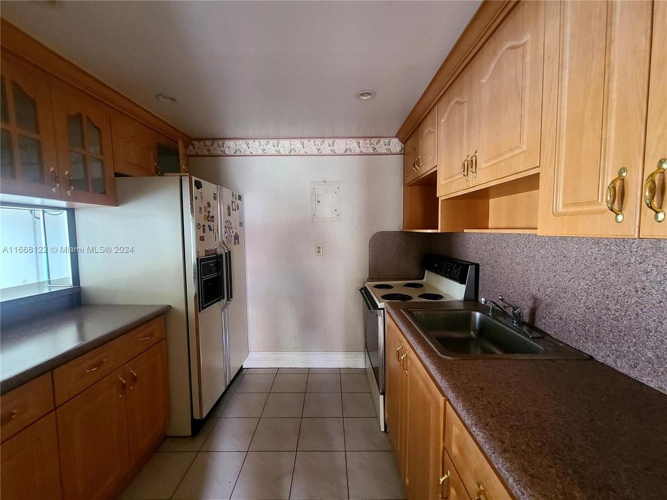 For Sale: $228,000 (2 beds, 2 baths, 1024 Square Feet)