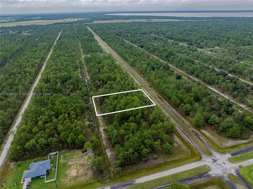 На продажу: $19,000 (0.50 acres)