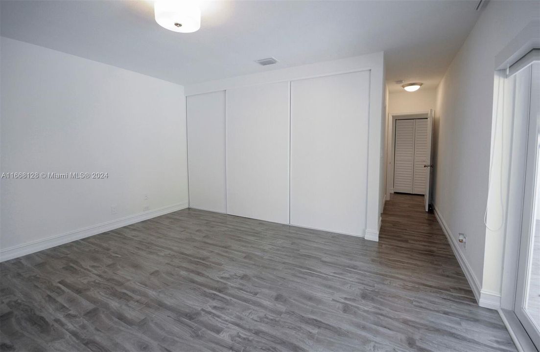 For Rent: $9,800 (3 beds, 2 baths, 1369 Square Feet)