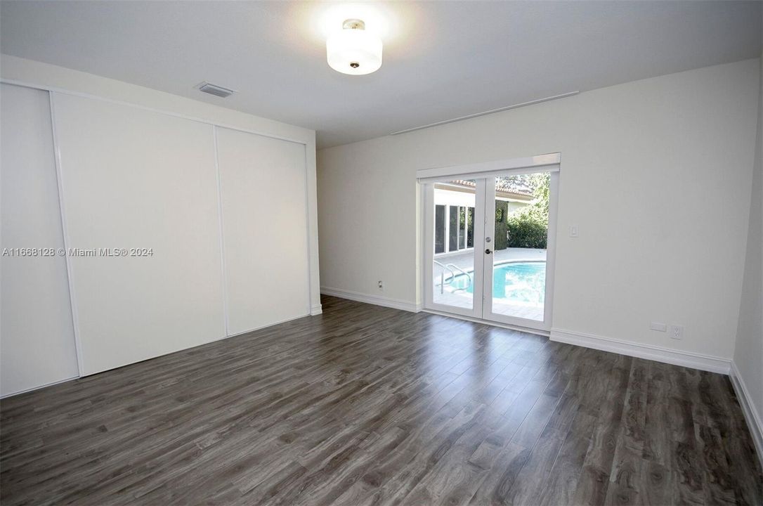 For Rent: $9,800 (3 beds, 2 baths, 1369 Square Feet)