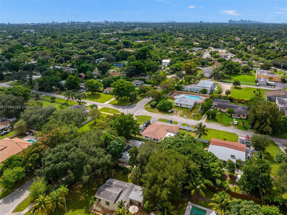 For Sale: $799,000 (4 beds, 2 baths, 1674 Square Feet)