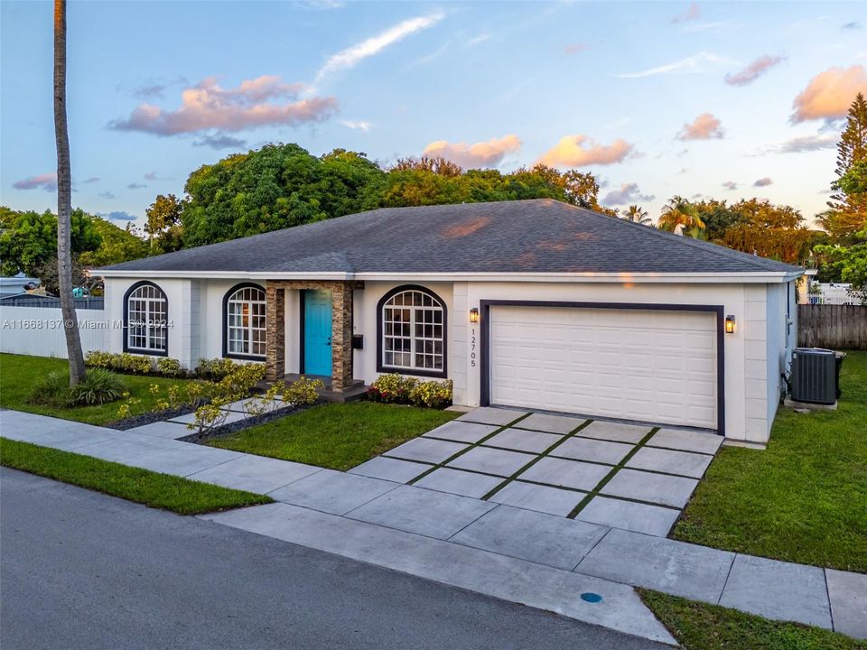 For Sale: $1,099,718 (4 beds, 3 baths, 1807 Square Feet)