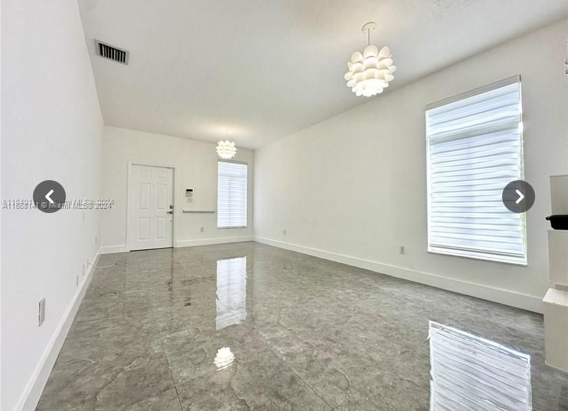 Active With Contract: $3,600 (3 beds, 2 baths, 1676 Square Feet)