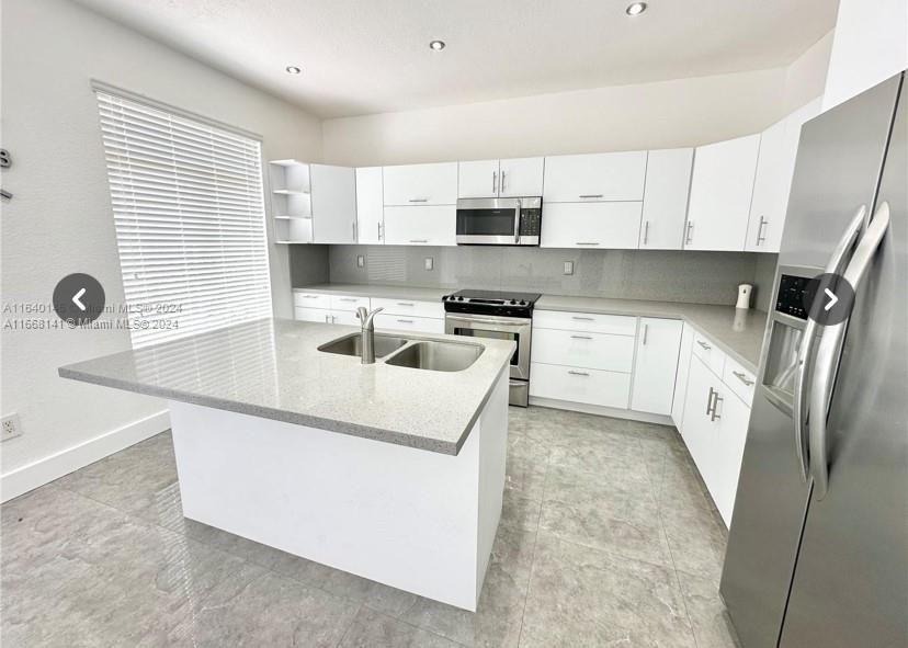 Active With Contract: $3,600 (3 beds, 2 baths, 1676 Square Feet)