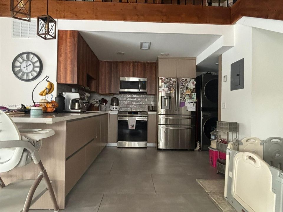 En Venta: $450,000 (2 camas, 2 baños, 1350 Pies cuadrados)