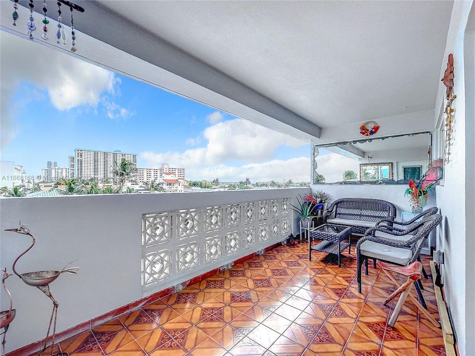 Recently Sold: $450,000 (2 beds, 2 baths, 1070 Square Feet)