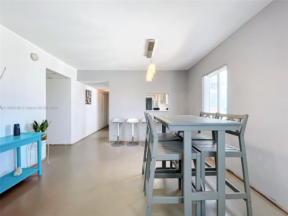 Recently Sold: $450,000 (2 beds, 2 baths, 1070 Square Feet)