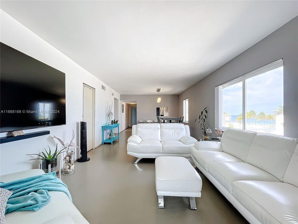 Recently Sold: $450,000 (2 beds, 2 baths, 1070 Square Feet)