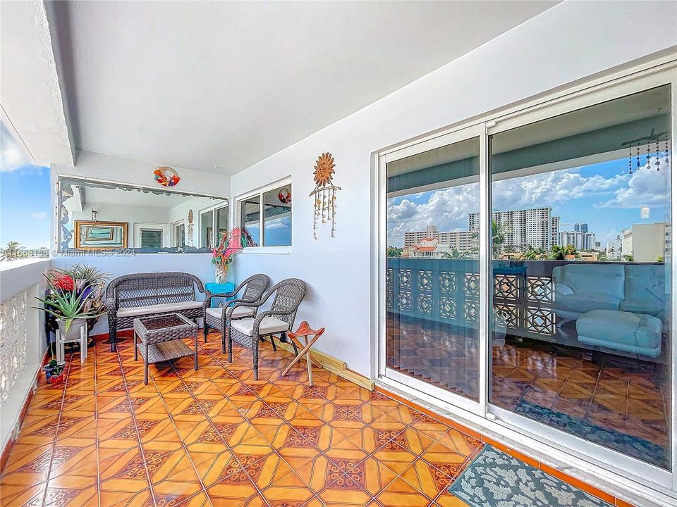 Recently Sold: $450,000 (2 beds, 2 baths, 1070 Square Feet)