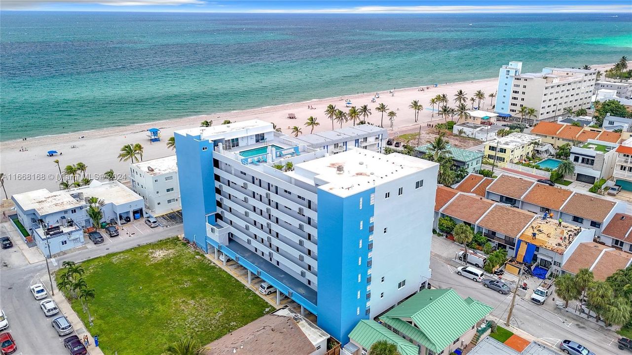 Recently Sold: $450,000 (2 beds, 2 baths, 1070 Square Feet)