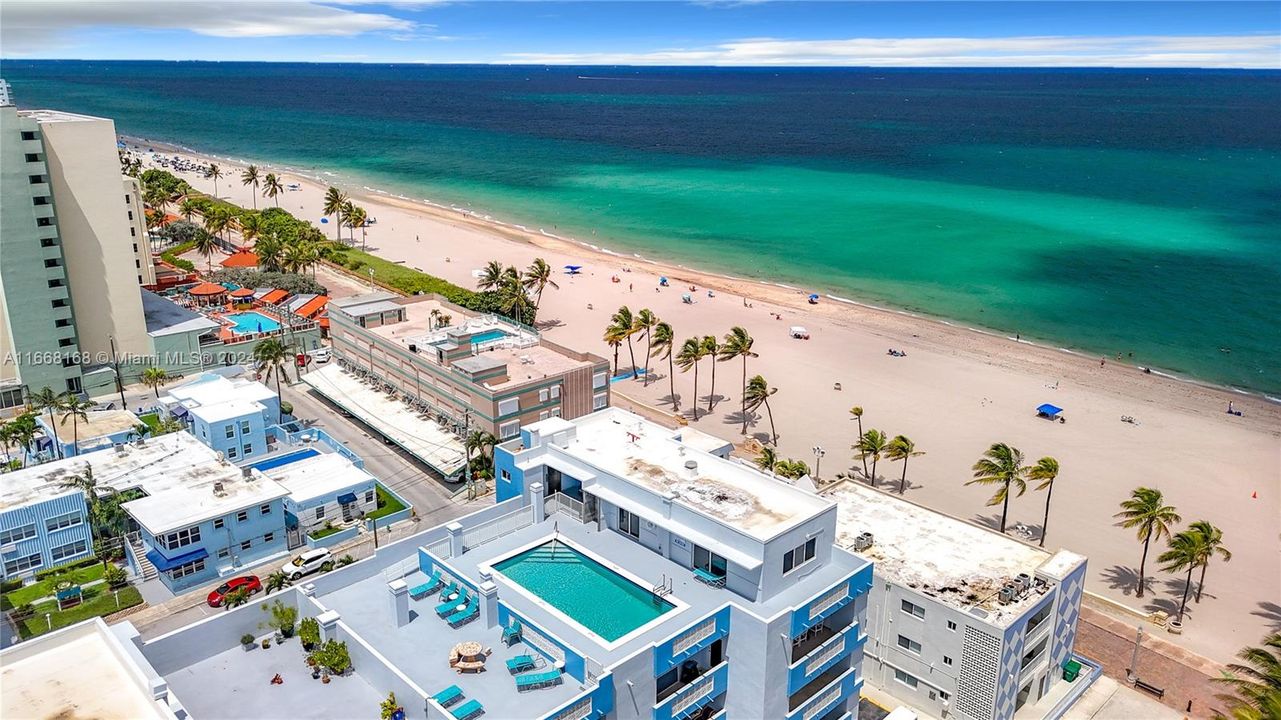 Recently Sold: $450,000 (2 beds, 2 baths, 1070 Square Feet)