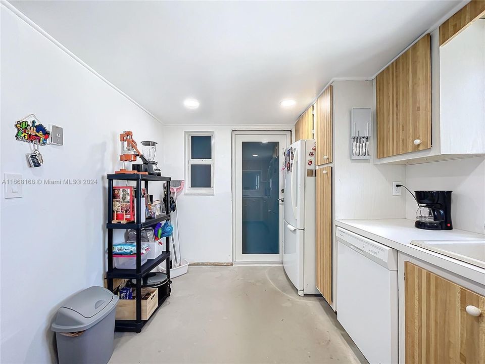 Recently Sold: $450,000 (2 beds, 2 baths, 1070 Square Feet)