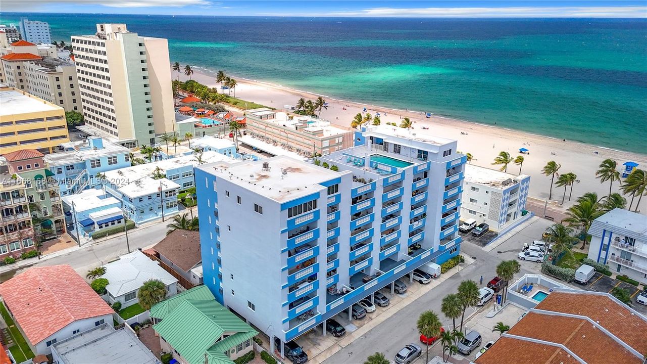 Recently Sold: $450,000 (2 beds, 2 baths, 1070 Square Feet)