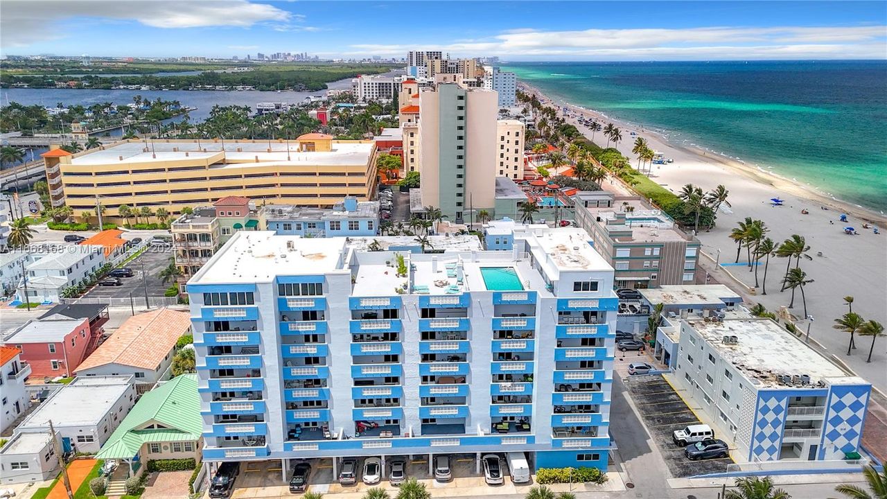 Recently Sold: $450,000 (2 beds, 2 baths, 1070 Square Feet)