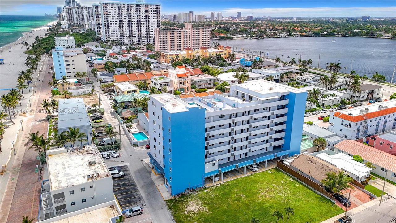 Recently Sold: $450,000 (2 beds, 2 baths, 1070 Square Feet)