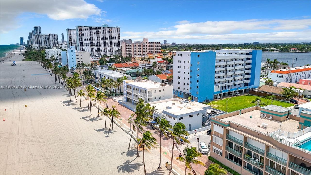 Recently Sold: $450,000 (2 beds, 2 baths, 1070 Square Feet)