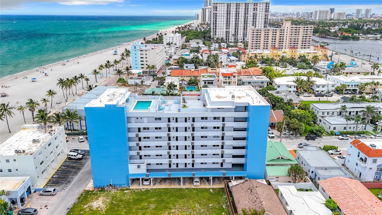 Recently Sold: $450,000 (2 beds, 2 baths, 1070 Square Feet)