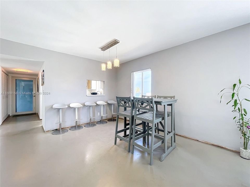 Recently Sold: $450,000 (2 beds, 2 baths, 1070 Square Feet)