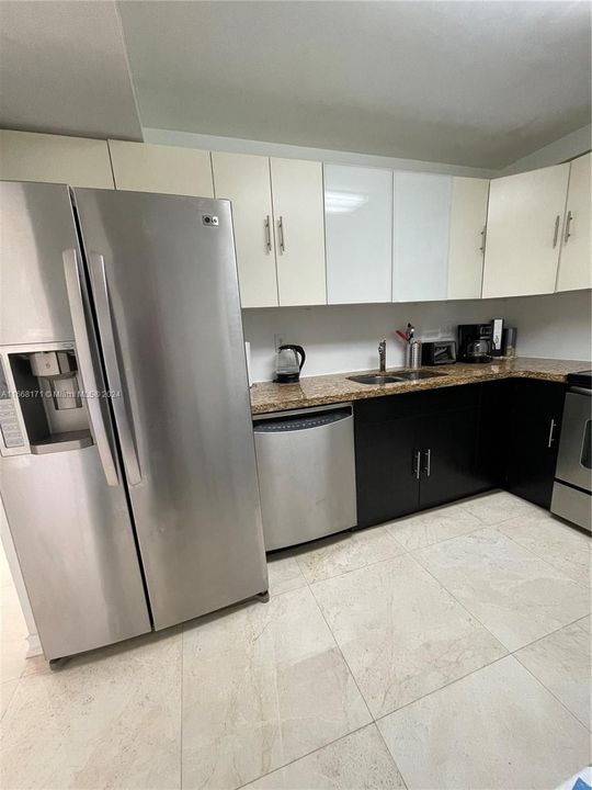 For Sale: $449,000 (2 beds, 2 baths, 1232 Square Feet)