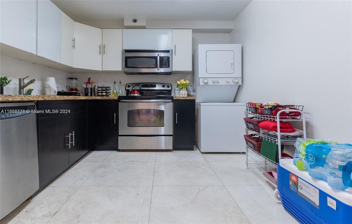 For Sale: $449,000 (2 beds, 2 baths, 1232 Square Feet)