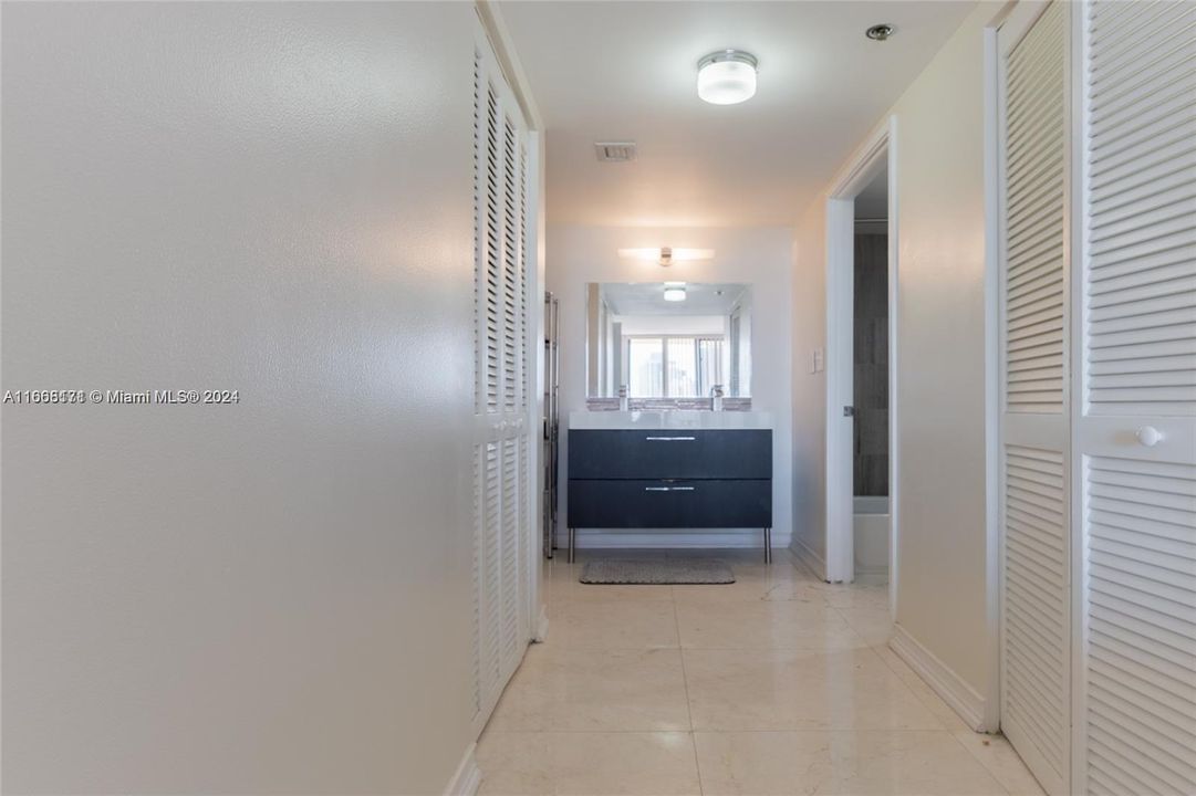 For Sale: $449,000 (2 beds, 2 baths, 1232 Square Feet)