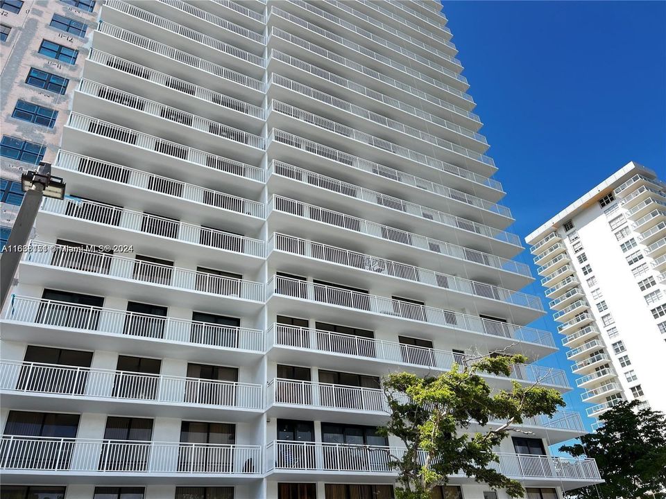 For Sale: $449,000 (2 beds, 2 baths, 1232 Square Feet)