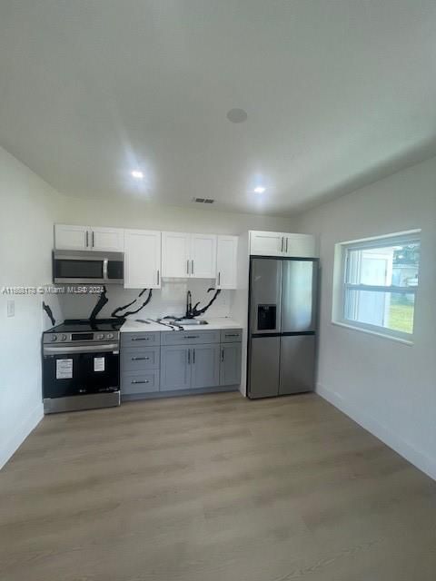 For Sale: $479,900 (2 beds, 2 baths, 960 Square Feet)