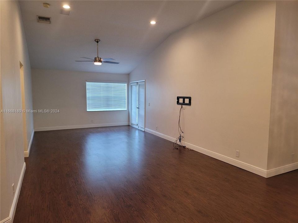 For Rent: $3,300 (3 beds, 2 baths, 1449 Square Feet)