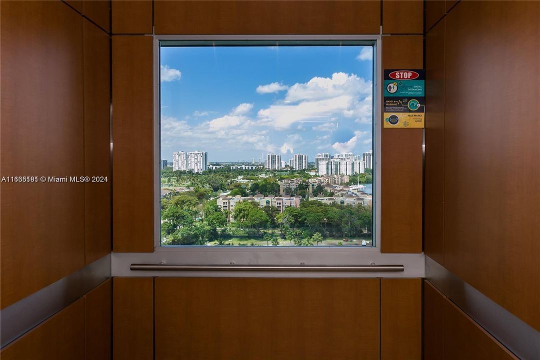 На продажу: $424,900 (2 спален, 2 ванн, 1353 Квадратных фут)