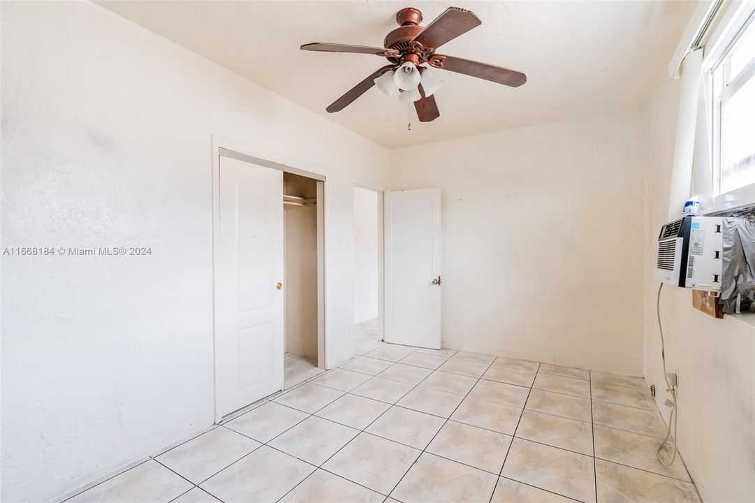 For Sale: $315,000 (2 beds, 1 baths, 763 Square Feet)