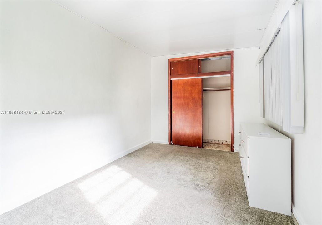 For Sale: $315,000 (2 beds, 1 baths, 763 Square Feet)